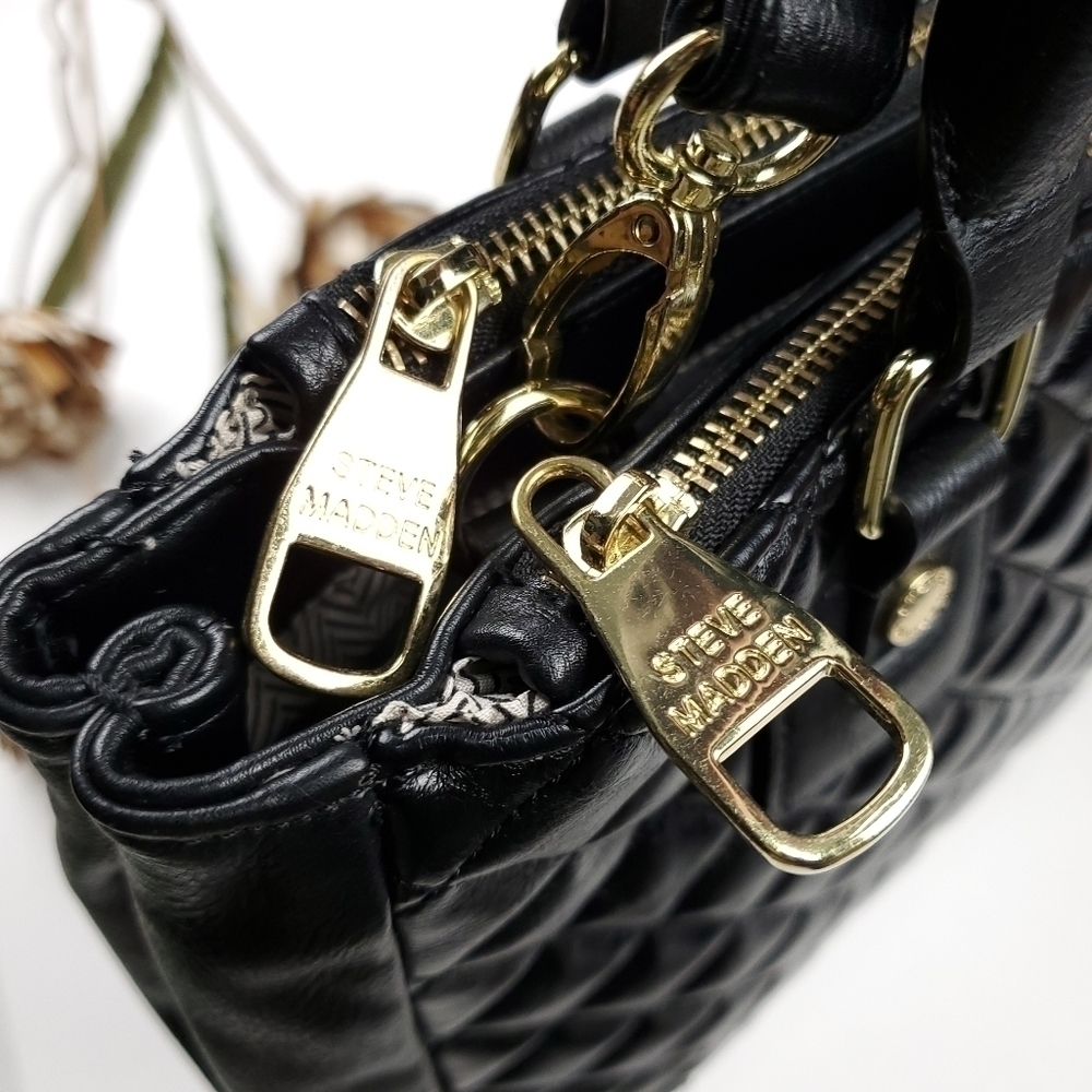 Steve Madden Black Hobo Shoulder Handbag With Gold Detailing - Picture 8 of 16